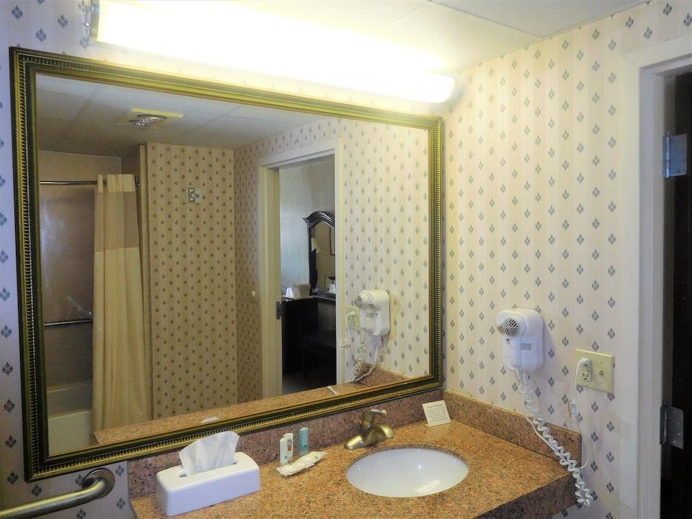 Quality Inn & Suites Danville Extérieur photo