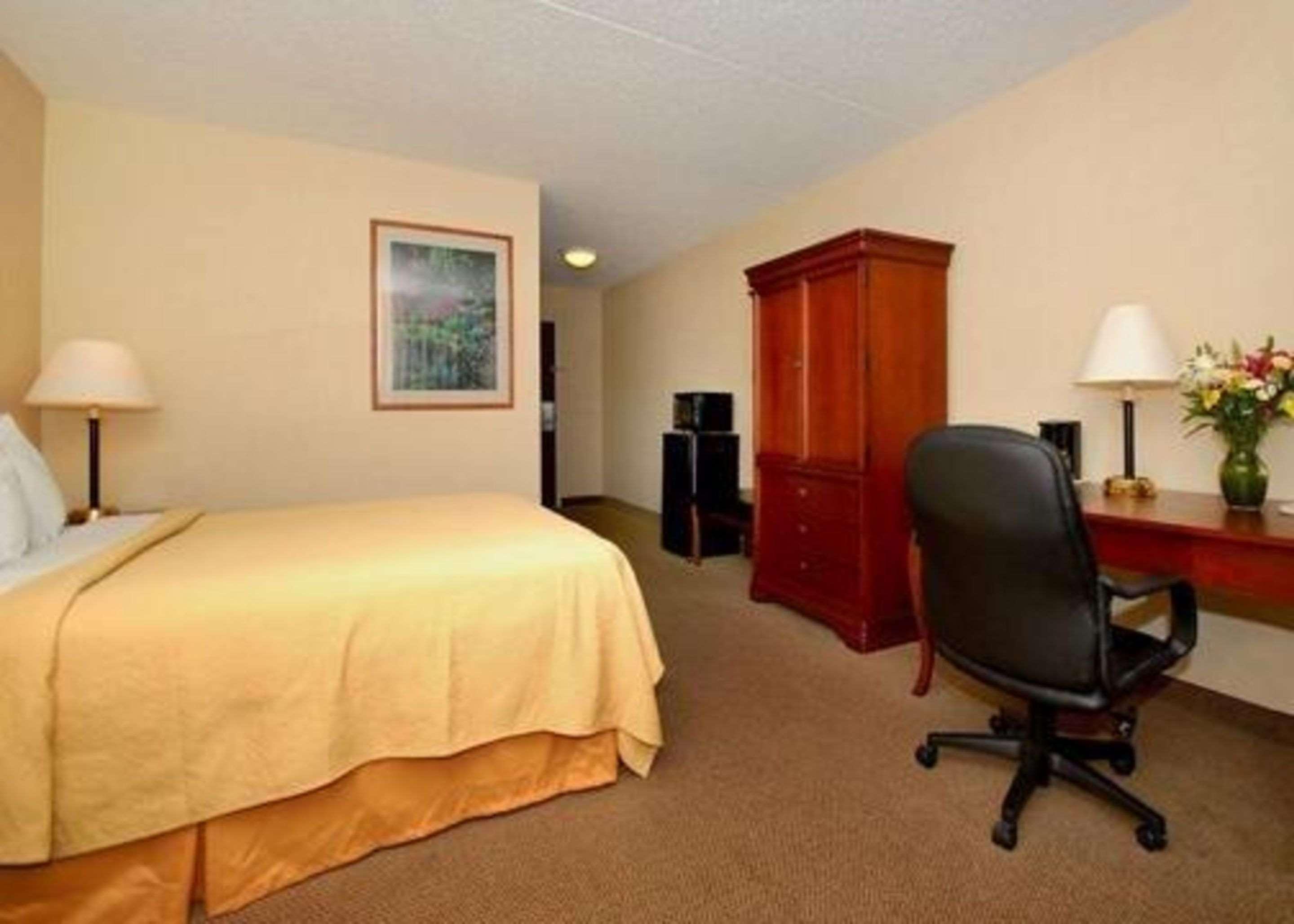 Quality Inn & Suites Danville Extérieur photo