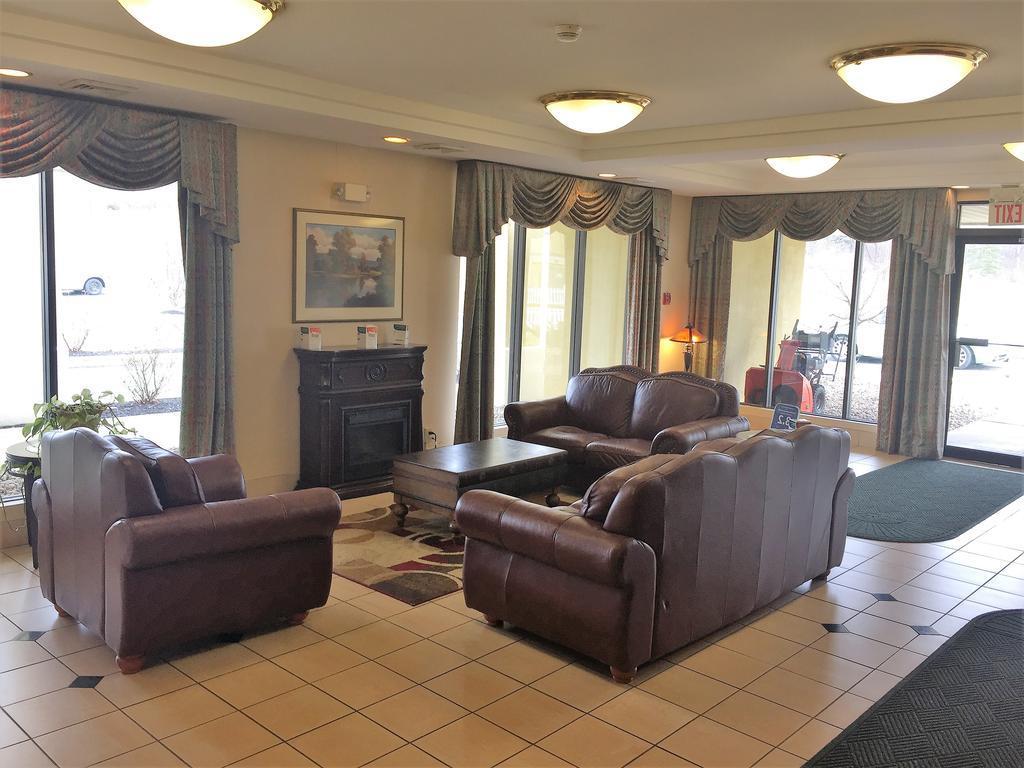 Quality Inn & Suites Danville Extérieur photo