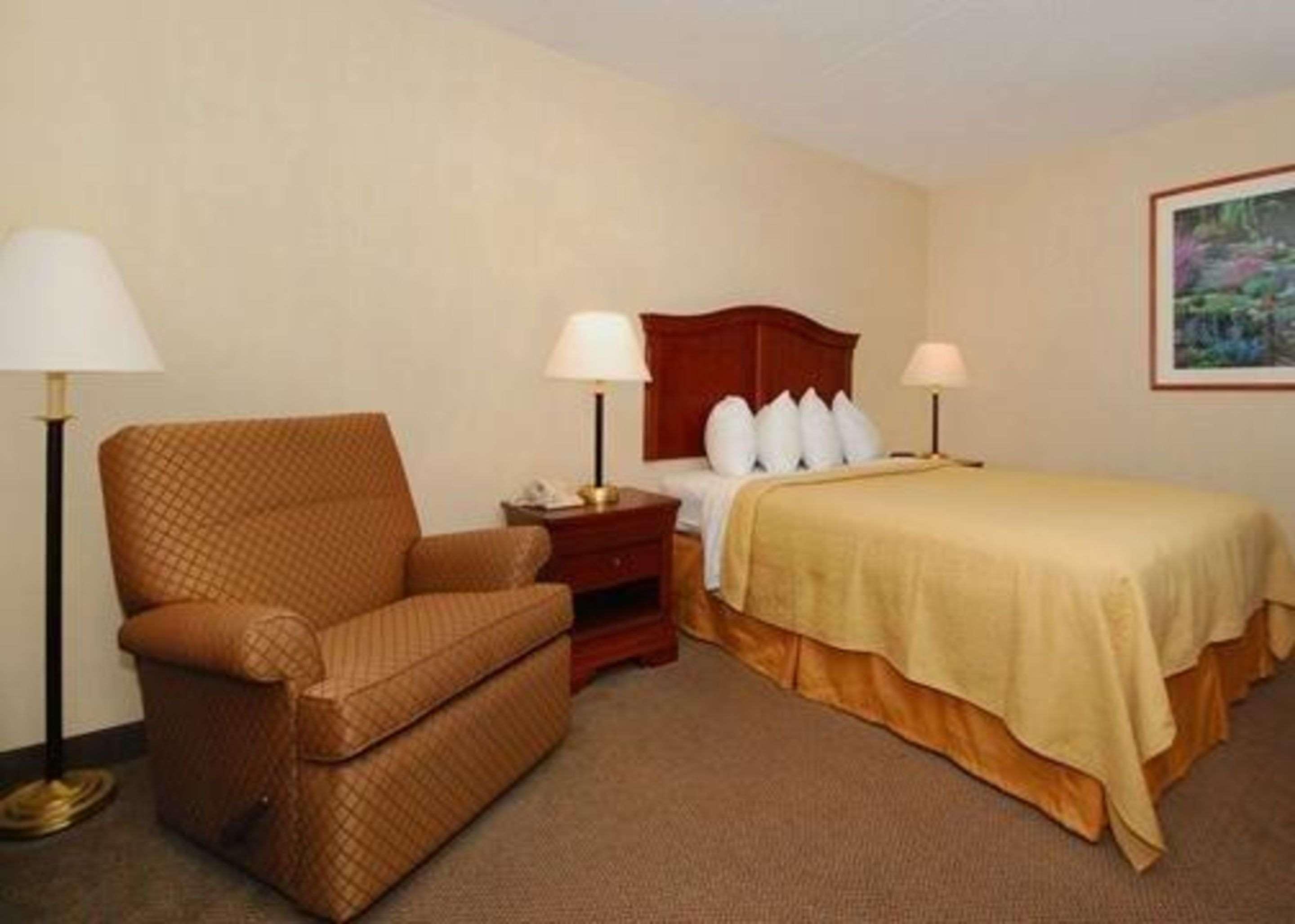 Quality Inn & Suites Danville Extérieur photo